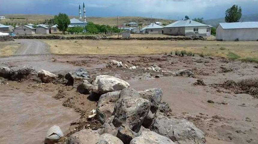 Van&rsquo;da Sel Felaketi