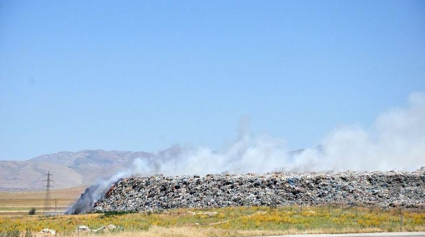 &Ccedil;&ouml;l Sıcakları &Ccedil;&ouml;pl&uuml;kte Yangına Neden Oldu