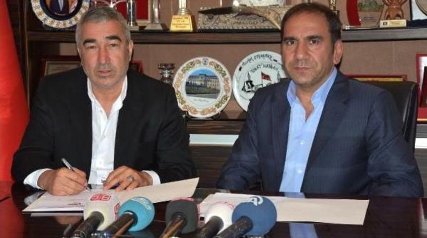 Sivasspor Aybaba'yla 2+1 Yıllık S&ouml;zleşme Imzaladı