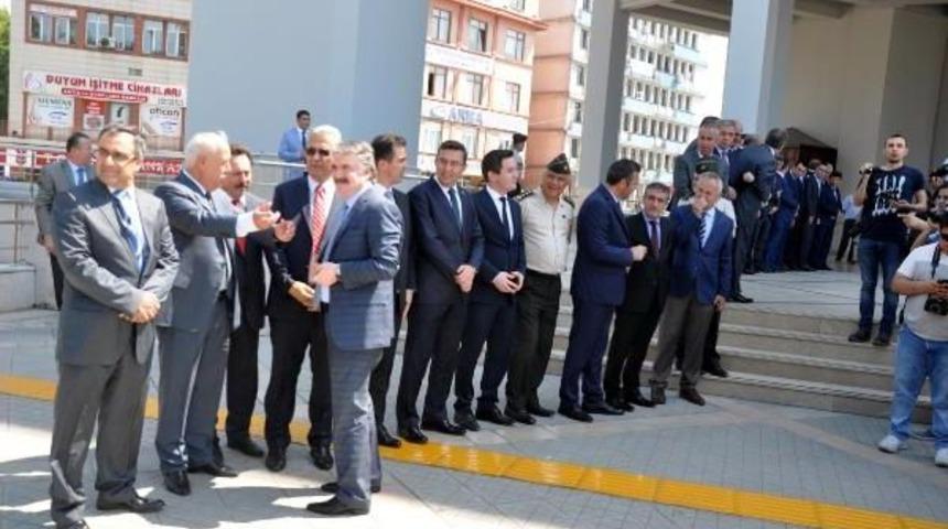 Zonguldak'a Atanan Vali &Ccedil;ınar G&ouml;reve Başladı