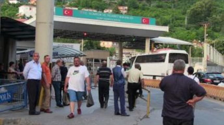 Ramazan Bayramı&rsquo;nda Sarp Sınır Kapısını 85 Bin Kişi Kullandı