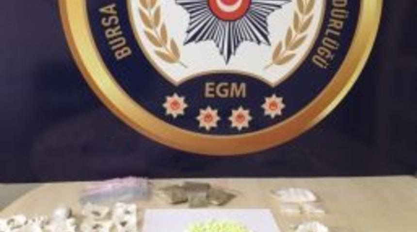 Uyuşturucu Satıcılarına Darbe: 5 G&ouml;zaltı