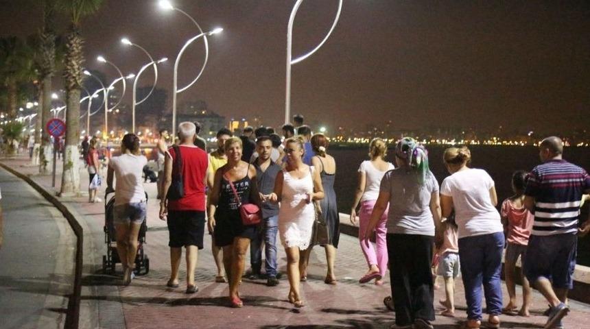 Mersinliler Viranşehir Sahiline Akın Ediyor