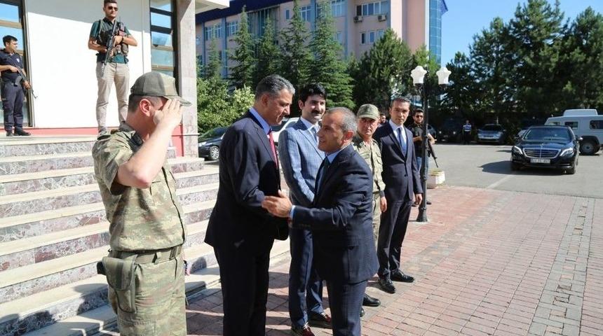 Tunceli Valisi G&ouml;reve Başladı