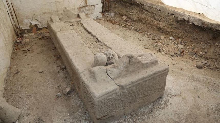 Sancaktar T&uuml;rbesi Restore Edilecek