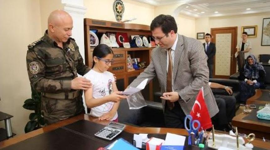 Ebrar'ın Bisiklet Hayalini, Emniyet M&uuml;d&uuml;r&uuml; Ger&ccedil;ekleştirdi