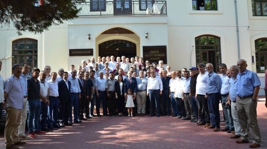 Davutoğlu Elini &Ouml;pm&uuml;şt&uuml;, Kaymakam Da Giderken Helallik İstedi