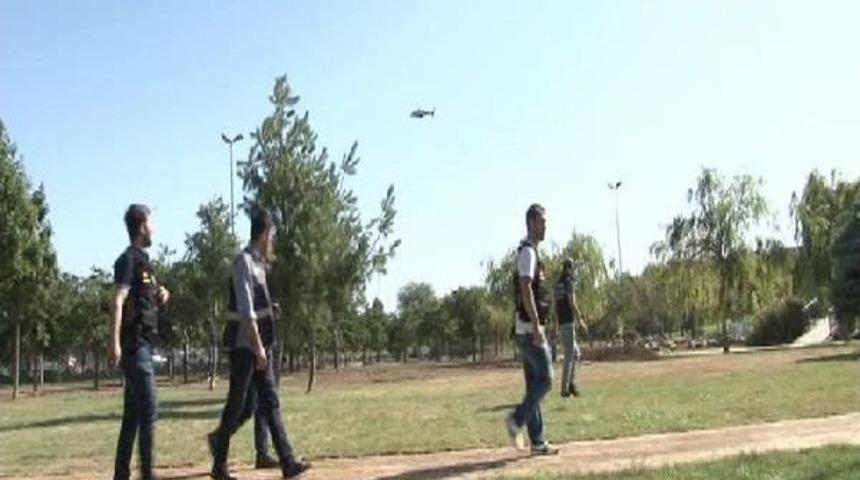 Pendik'te Parklarda Asayiş Ve Narkotik Uygulaması Yapıldı&nbsp;