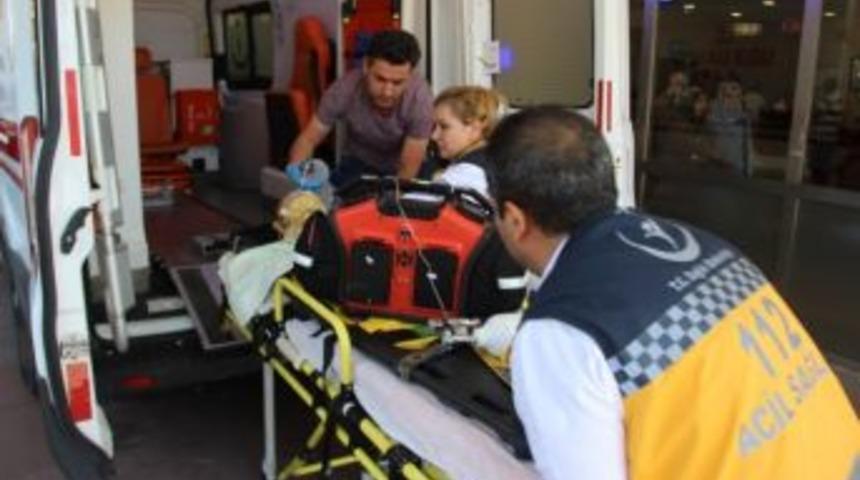 Kazada 2 Yaşındaki &Ccedil;ocuk &Ouml;ld&uuml;, Anne Ve Baba Ağır Yaralandı