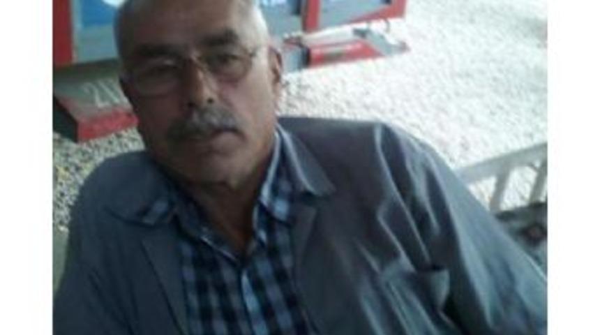 Trakt&ouml;r&uuml;n R&ouml;morkunun Altında Kalıp, &Ouml;ld&uuml;