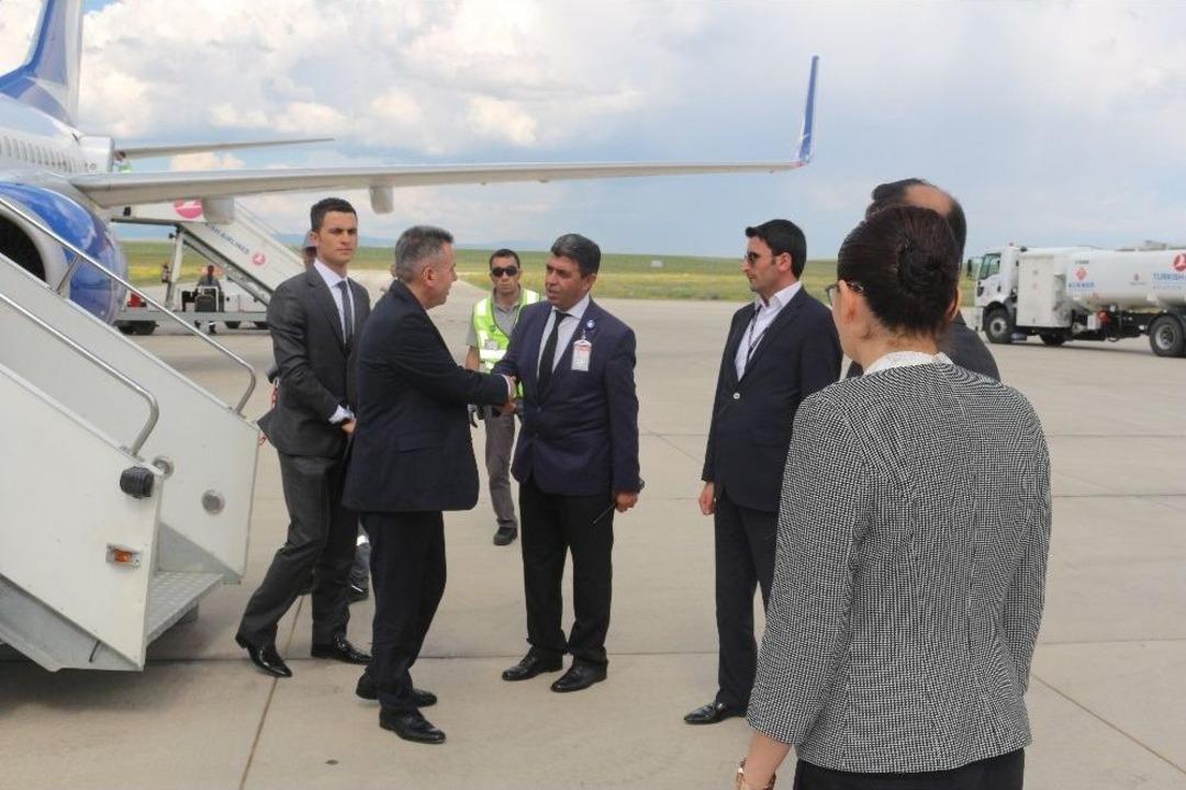 Vali Elban G&ouml;revine Başladı