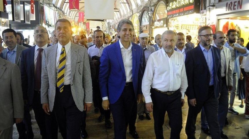 Shopping Fest&rsquo;e Kapalı&ccedil;arşı&rsquo;da Renkli A&ccedil;ılış