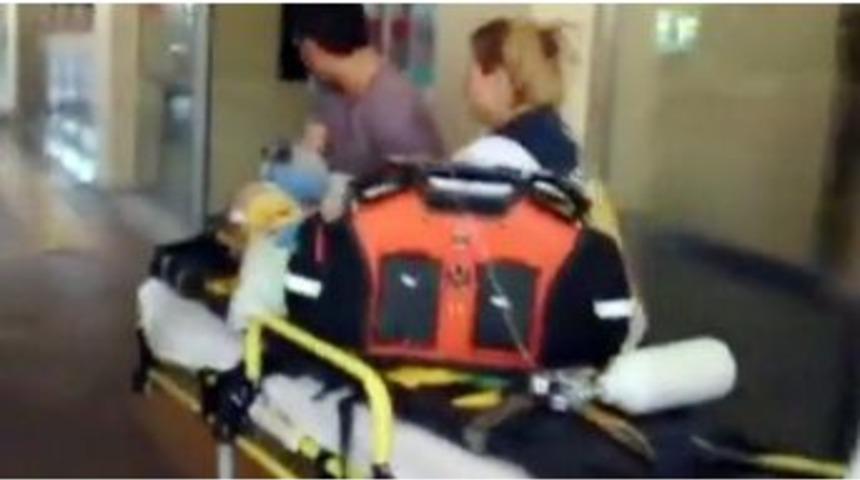 Tankere &Ccedil;arpan Otomobildeki &Ccedil;ocuk &Ouml;ld&uuml;, Anne Ve Babası Yaralandı