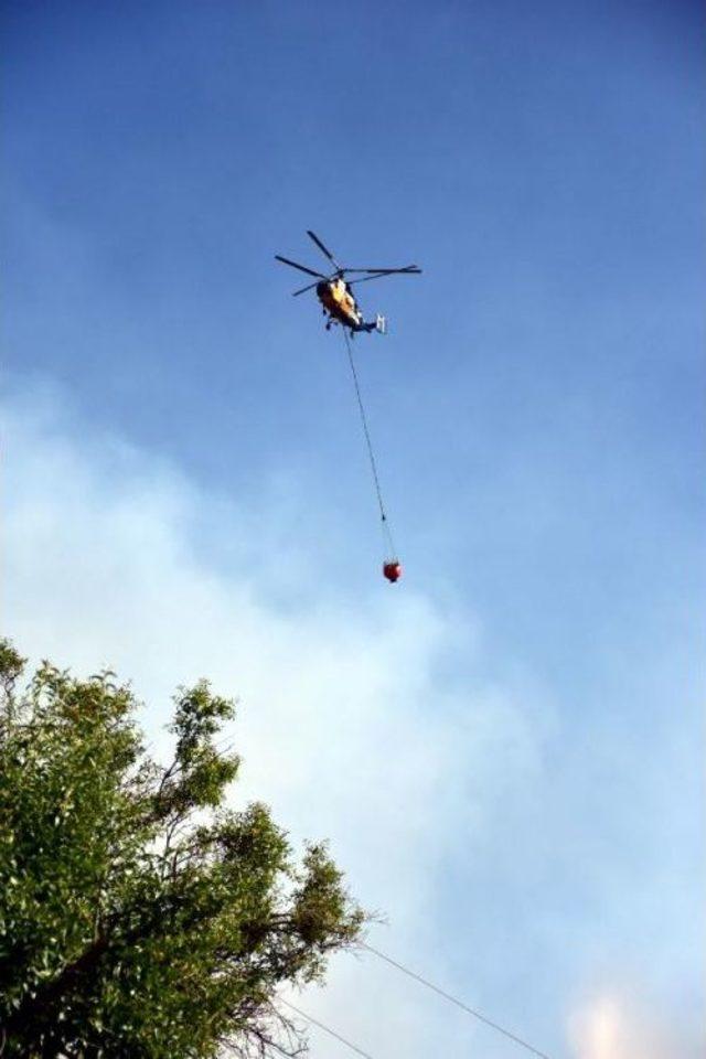 Alanya'da Orman Yangını 10 Hektarda Etkili, Arazöz Alevlerin Ortasında Kaldı (6)