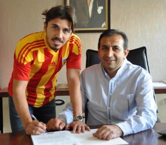 Kayserispor Rumen Milli Takımının Sağbeki Sapunaru’Yu Transfer Etti