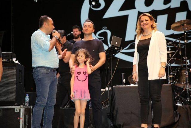 Finike Portakal Festivali Zakkum Konseri İle Devam Etti 2