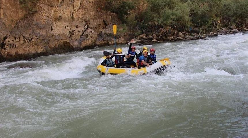 Zap Suyunda Rafting Heyecanı