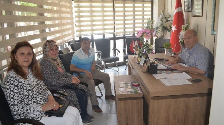 Ak Parti&rsquo;li Kadınlar Esnaf Temsilcilerini Ziyaret Etti