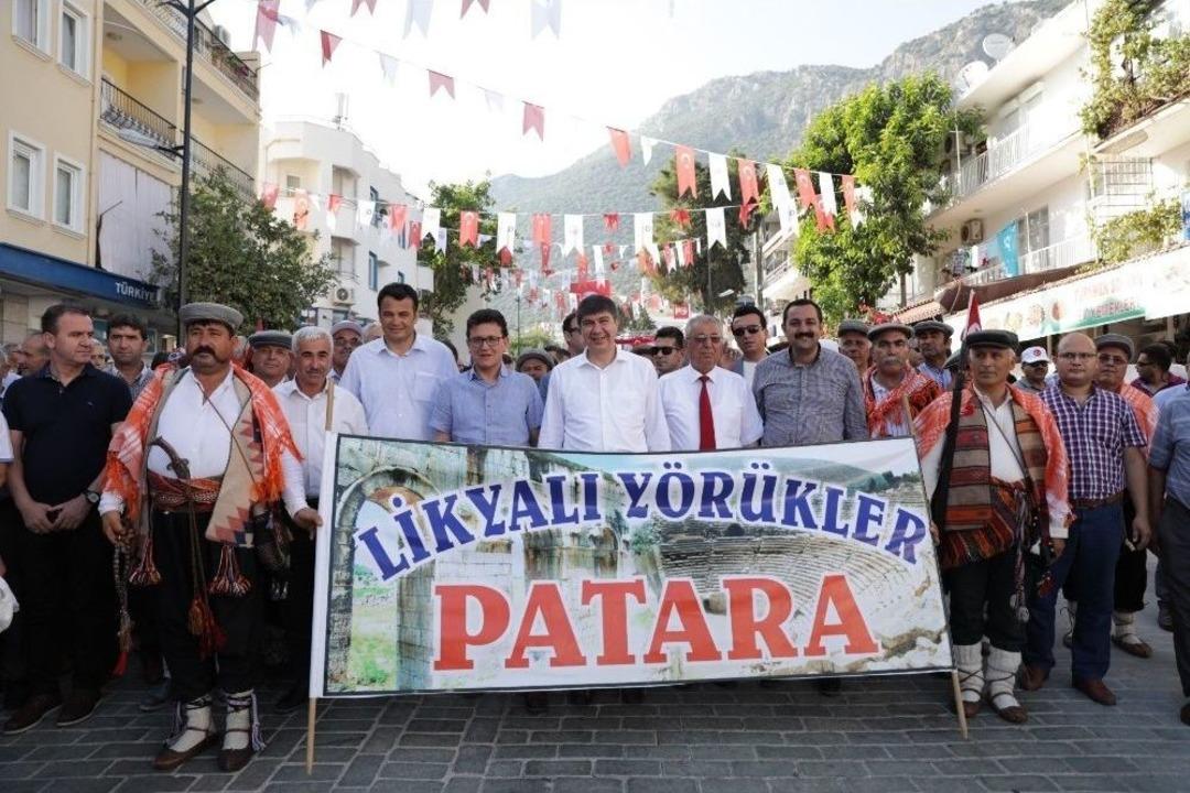 Başkan T&uuml;rel, Kaş Festivali&rsquo;nde