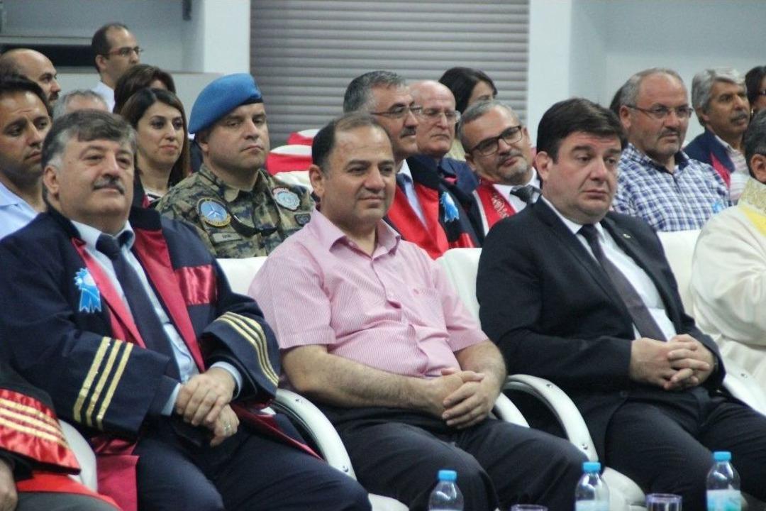 Er&uuml; Tıp Fak&uuml;ltesi Mezunlarını Verdi