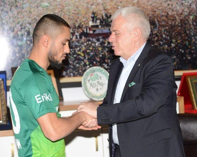 Barış Yardımcı, Bursaspor’a İmzayı Attı