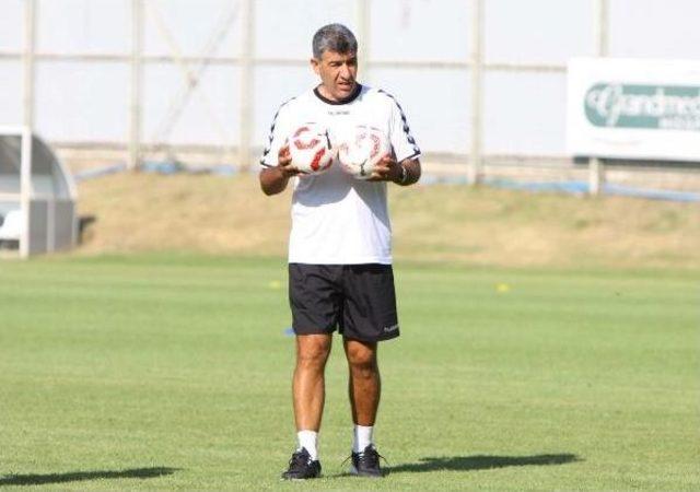 Manisaspor'a Berkay'la Hüseyin'den Imza