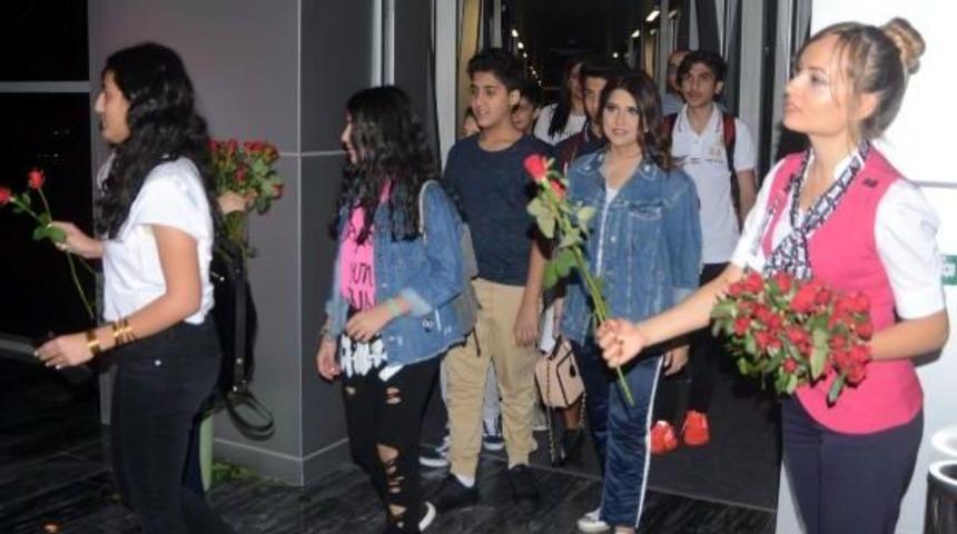 İlk Kuveytli Turist Kafilesi Bodrum'da G&uuml;llerle Karşılandı