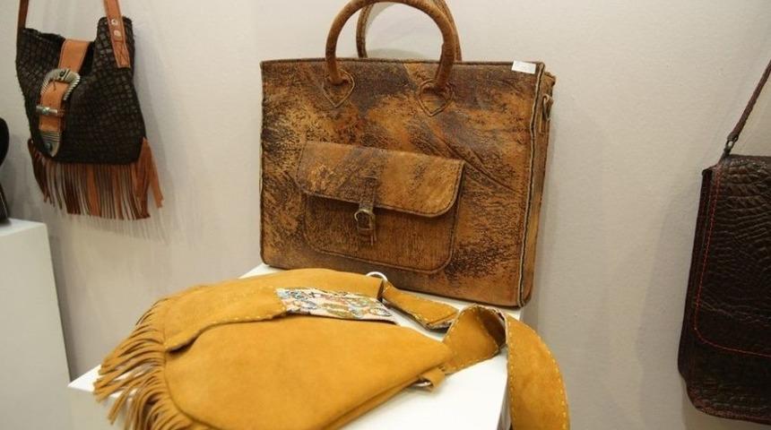 El Yapımı Çantalar Bu Sergide