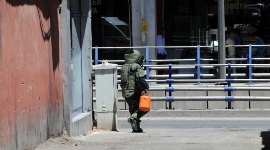 Sokağa Bırakılan T&uuml;p, Bomba Paniğine Neden Oldu