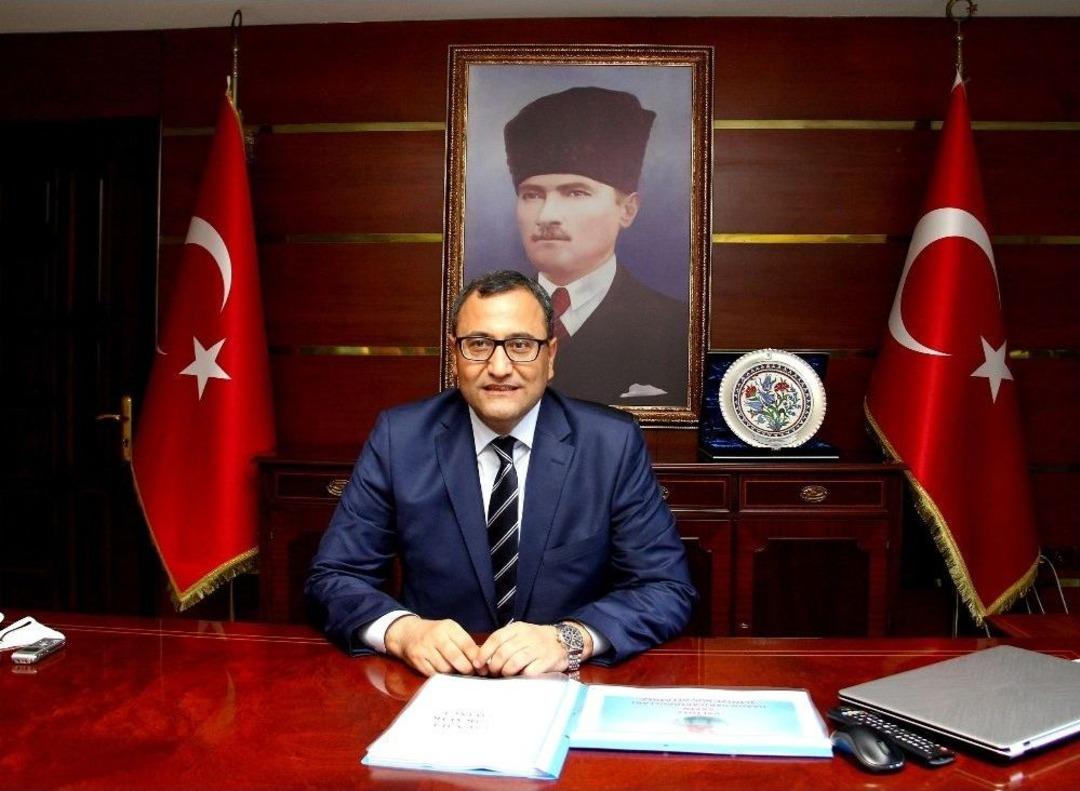 Giresun Valisi Harun Sarıfakıoğulları G&ouml;revine Başladı