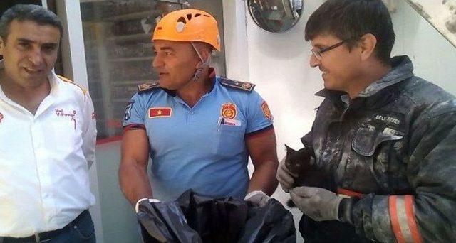 Ankaralı İtfaiye Amiri Sesiyle Sanat&ccedil;ılara Taş &Ccedil;ıkarttı 1