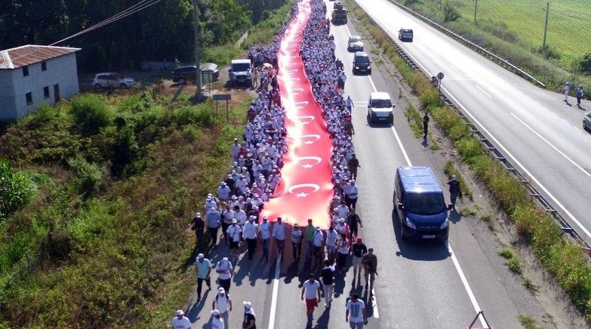 T&uuml;rk Bayraklı Adalet Y&uuml;r&uuml;y&uuml;ş&uuml; Havadan G&ouml;r&uuml;nt&uuml;lendi