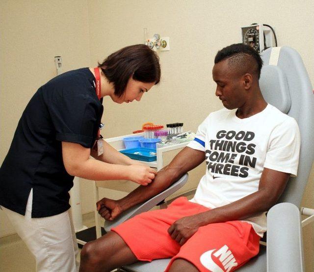 Antalyaspor Sağlık Kontrol&uuml;nden Ge&ccedil;ti 2