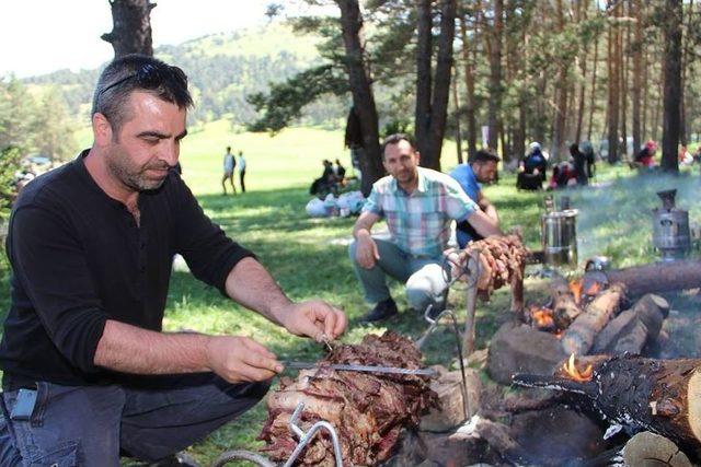 Aşağı Karacasulular Sereklik Yaylası’nda Buluştular