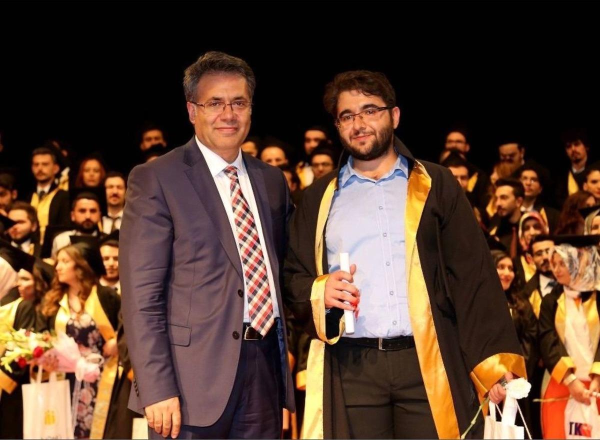 Gen&ccedil; Doktorlar Yemin T&ouml;reni İle Mesleğe İlk Adımlarını Attılar