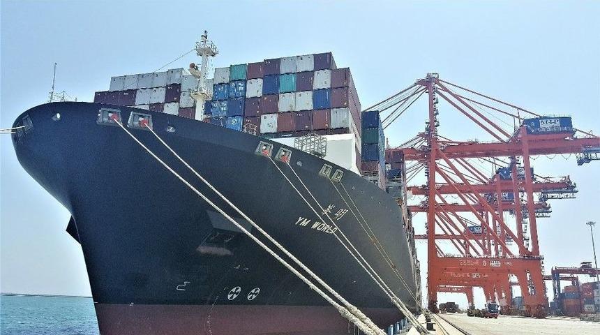 Mersin Limanı&rsquo;na İlk Mega Gemi Geldi