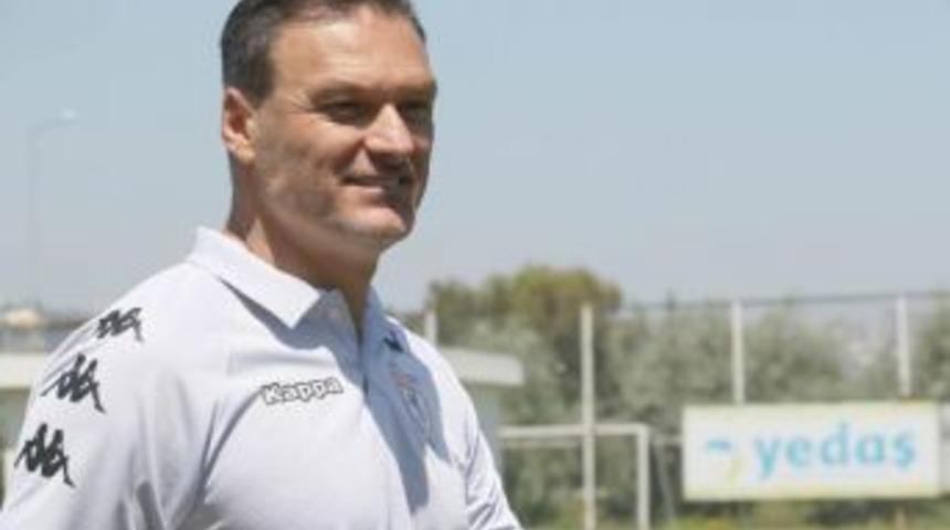 Alpay &Ouml;zalan Istifa Etti