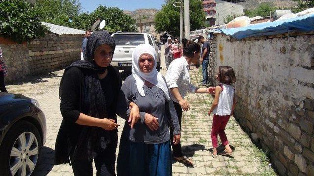 Vali G&uuml;zeloğlu, Ter&ouml;ristlerin Katlettiği Ak Patri&rsquo;li Mercan&rsquo;ın Taziyesine Katıldı 1