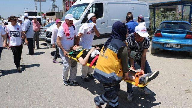 (özel Haber) Adalet Yürüyüşündeki Gence Midibüs Çarptı