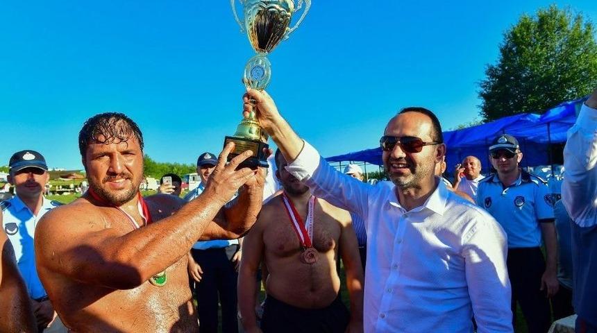 Recep Kara&rsquo;nın Sırtı Yere Gelmiyor