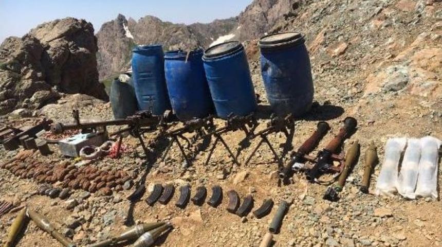 3400 Rakımlı İkiyaka Dağlarında Komandolar Operasyonları S&uuml;rd&uuml;r&uuml;yor&nbsp;
