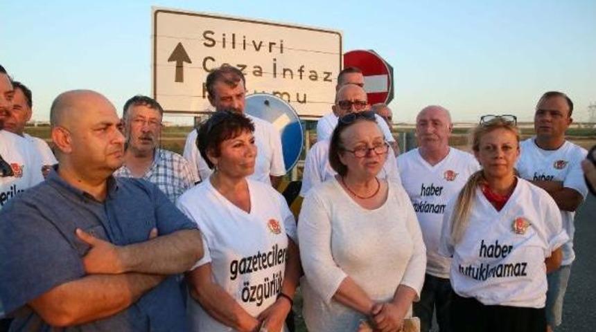 İzmir Gazeteciler Cemiyeti'nden, G&ouml;kmen Ulu'ya Destek