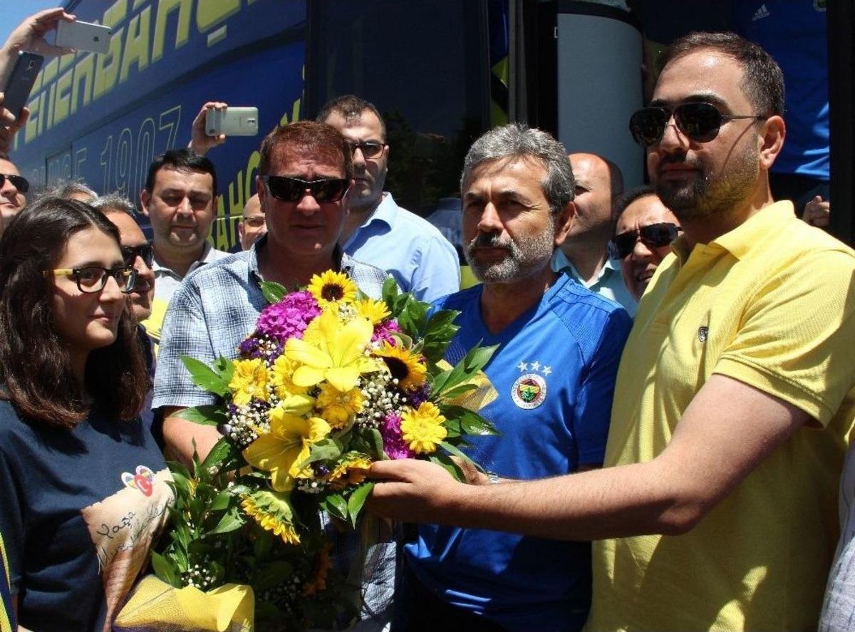 Fenerbah&ccedil;e&rsquo;yi D&uuml;zce&rsquo;de Taraftarlar Karşıladı