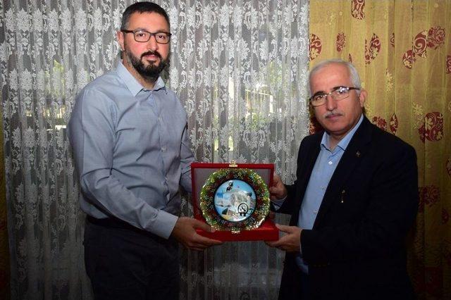 Vali Tuna Turizmcilerle Bir Araya Geldi 2