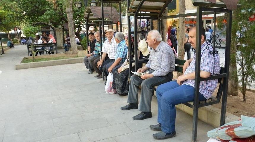 Bu Da "emekliler Ve İhtiyarlar Parkı"