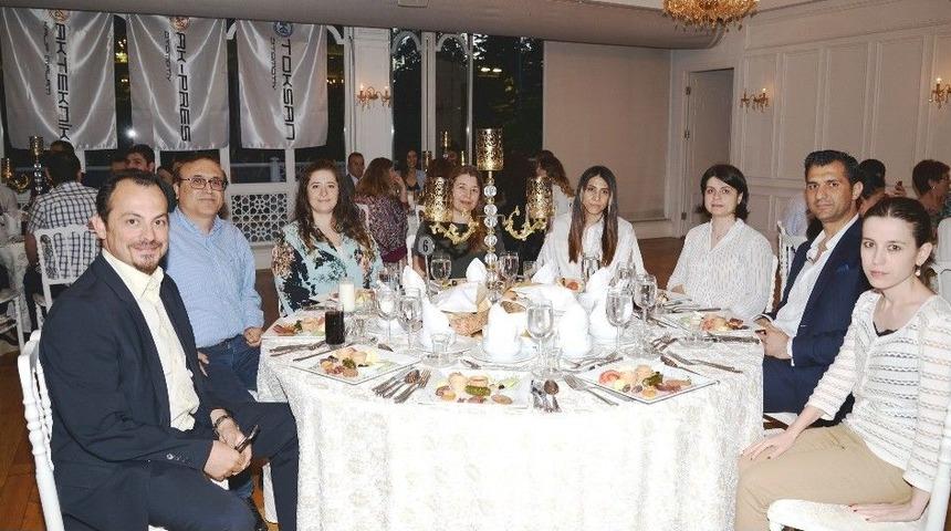 Datatech Grup &Ccedil;alışanları Geleneksel Yemekte Buluştu