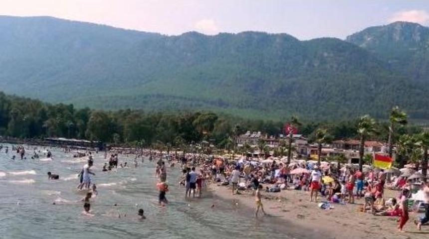 Sıcaktan Bunalan Muğlalılar Denize Koştu