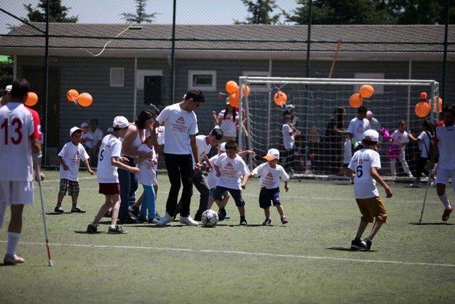 Serebral Palsili Çocukların Futbol Müsabakası Heyecanı