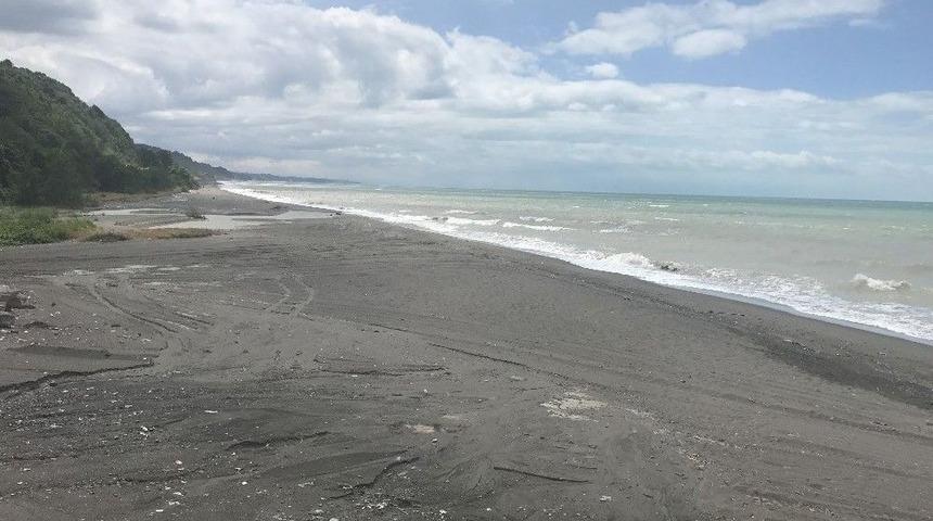 Alaplı&rsquo;da Plajlar Temiz &Ccedil;ıktı