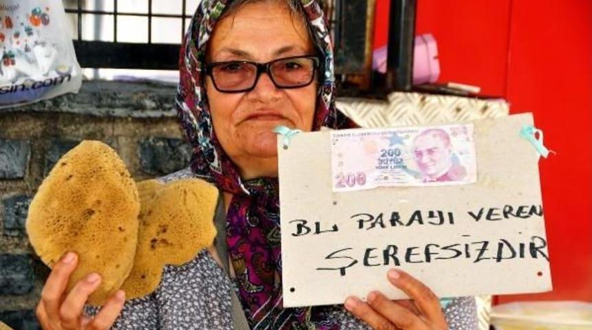 Sahte Paraya Pankartlı Tepki